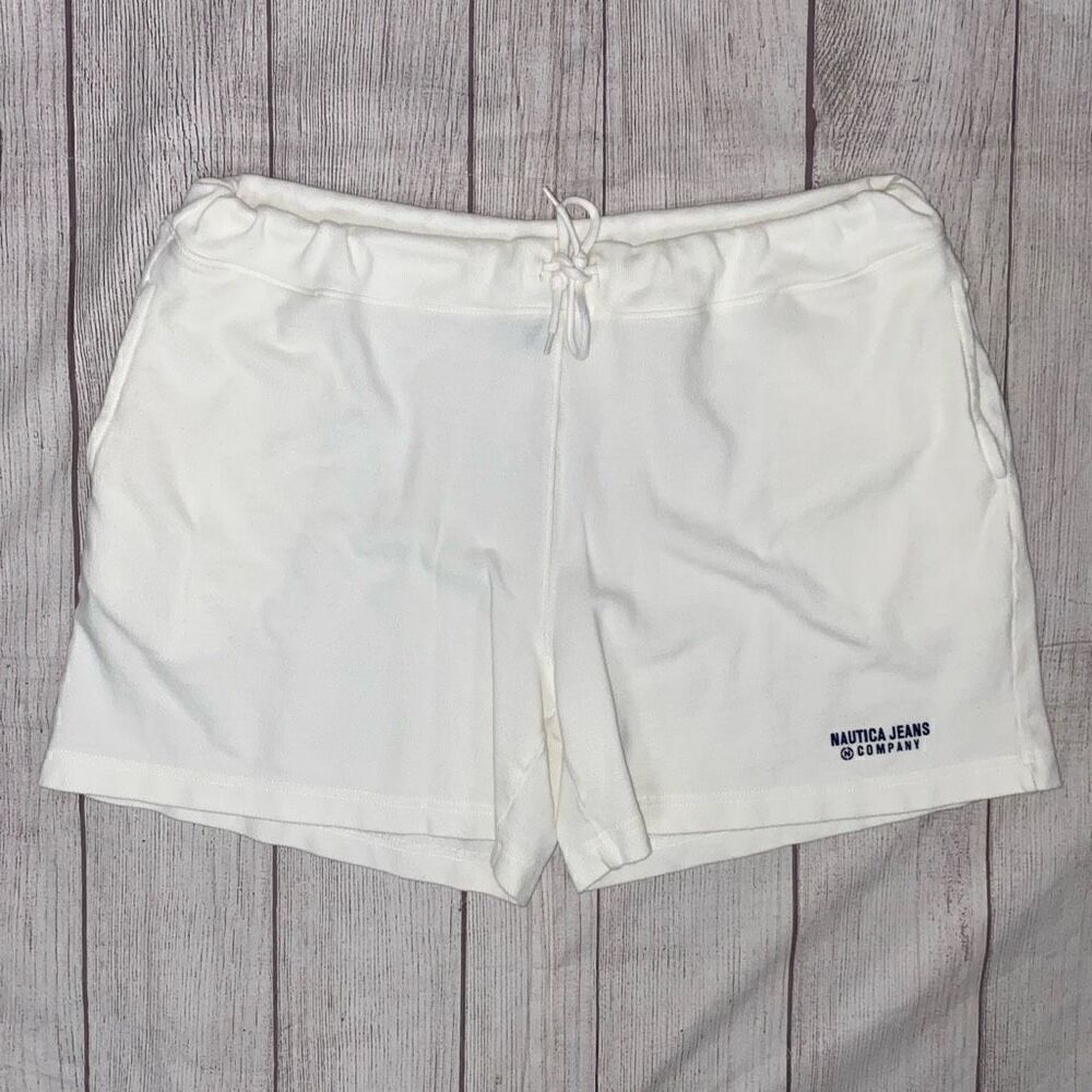 Nautica Jeans Company women L 100% cotton pull on shorts w/drawstring white